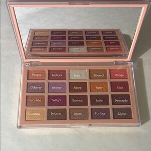 🌿INFINITE HUES 20-Piece Shadow Collection